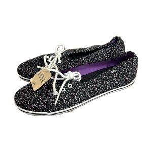 VANS Womens Lace Up Flats ( Size 9.5 w )